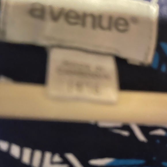 Women blouse - Picture 3 of 3